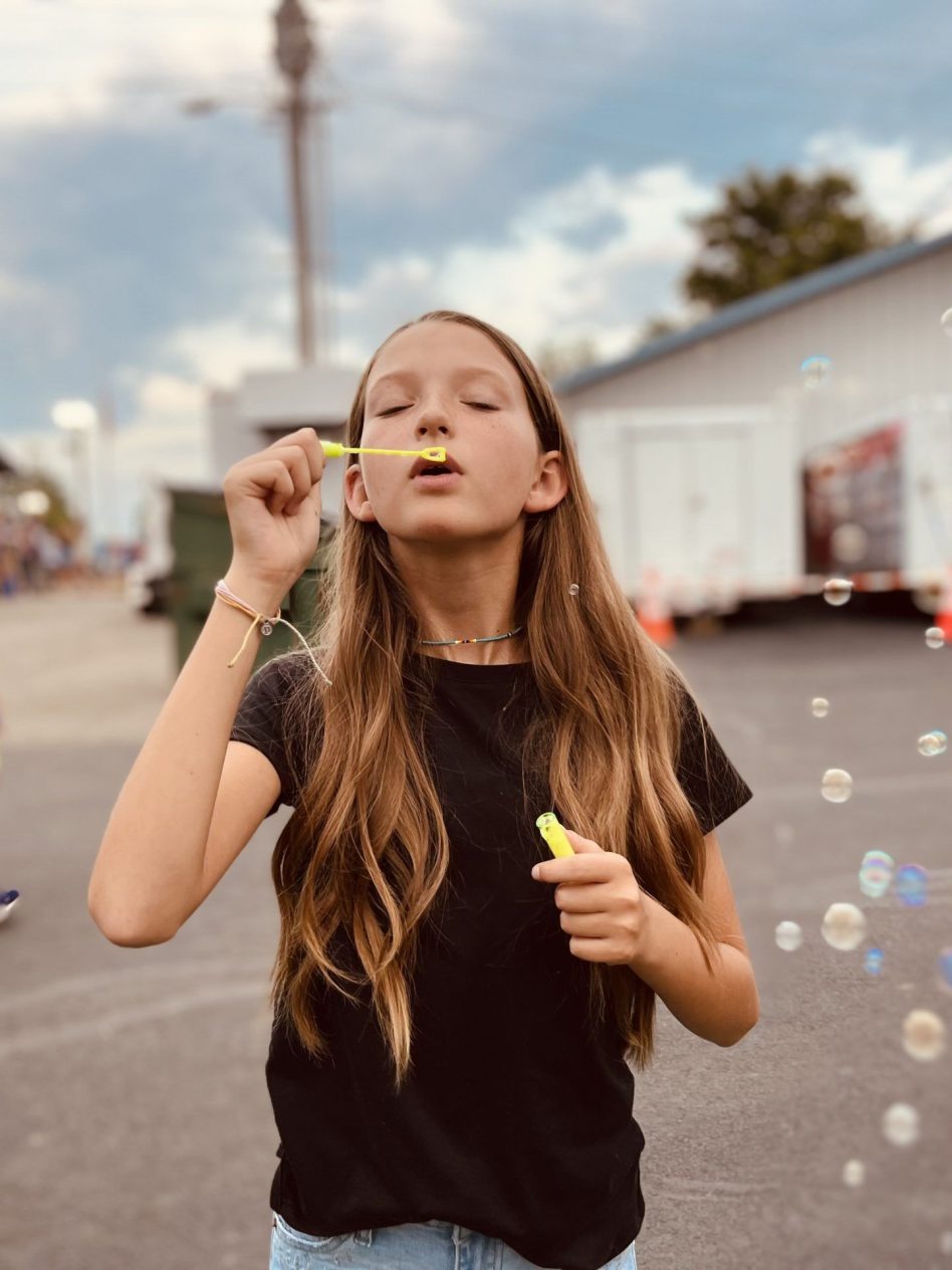 78.jpeg-Blowing-bubbles-Monroe-County-13-younger-first-place-L.-Luther